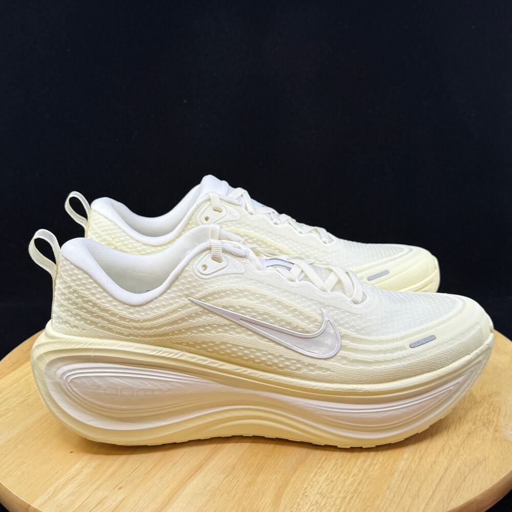Nike Vomero Plus Sail Summit White Running Sneakers HV8154-105 Womens Size 9 - Picture 4 of 9